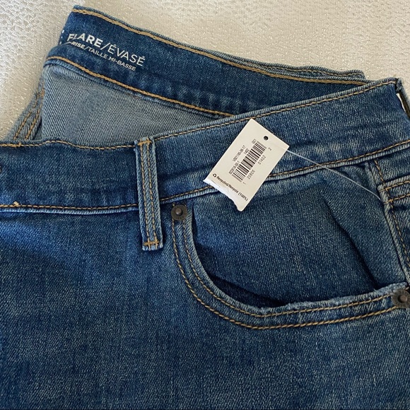 Old Navy Flare jeans - Picture 3 of 3